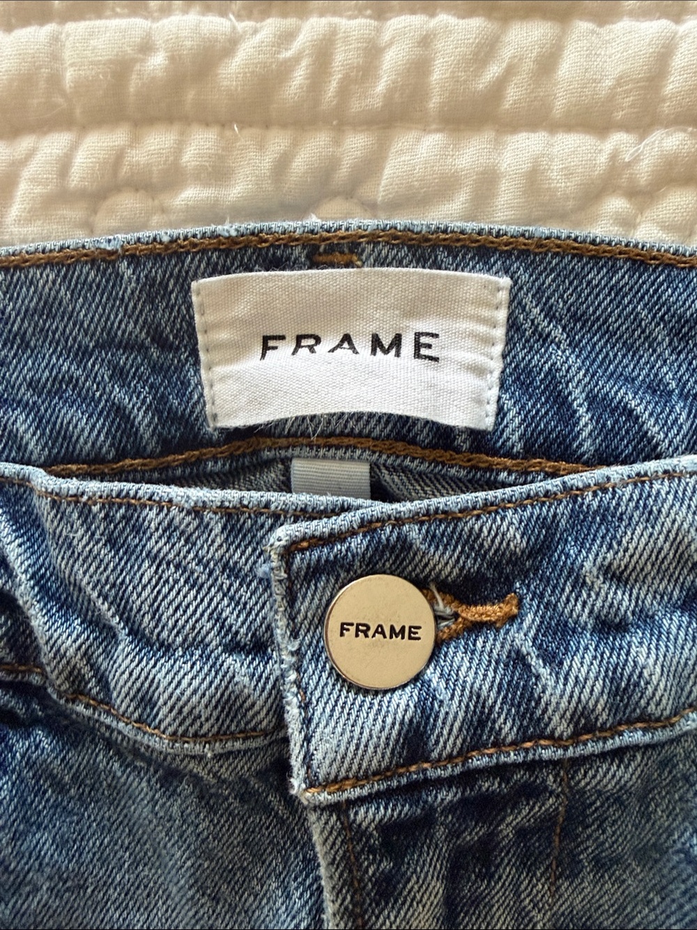 Frame Denim High-Rise Light Blue Jeans with Branded Button